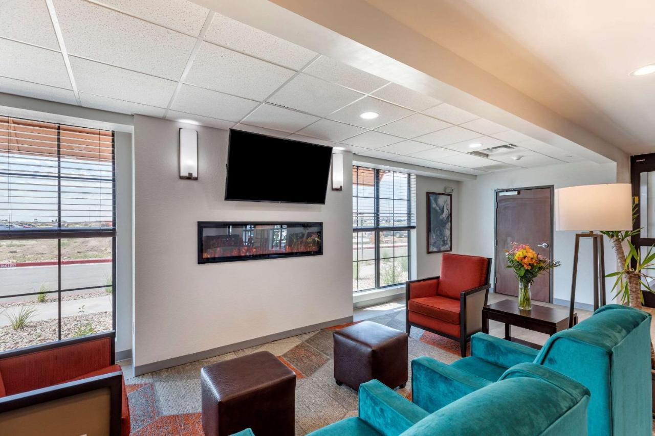 Comfort Inn & Suites Bennett Strasburg Εξωτερικό φωτογραφία