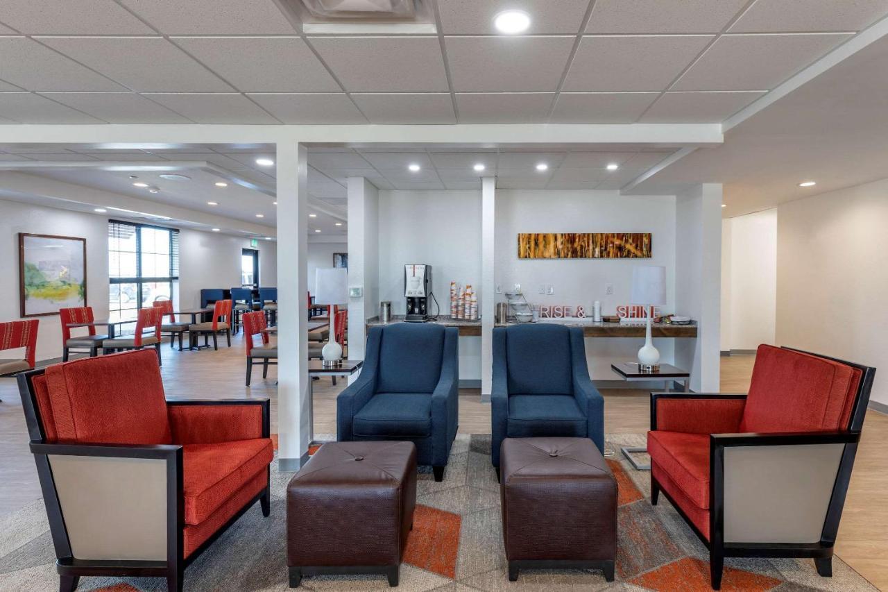Comfort Inn & Suites Bennett Strasburg Εξωτερικό φωτογραφία