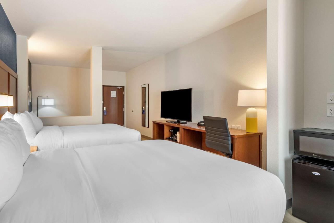 Comfort Inn & Suites Bennett Strasburg Εξωτερικό φωτογραφία