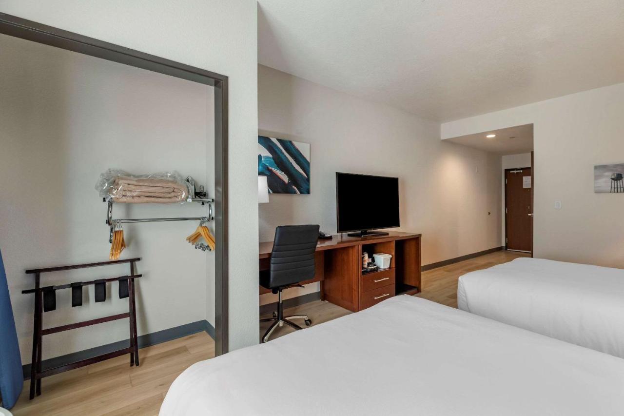 Comfort Inn & Suites Bennett Strasburg Εξωτερικό φωτογραφία